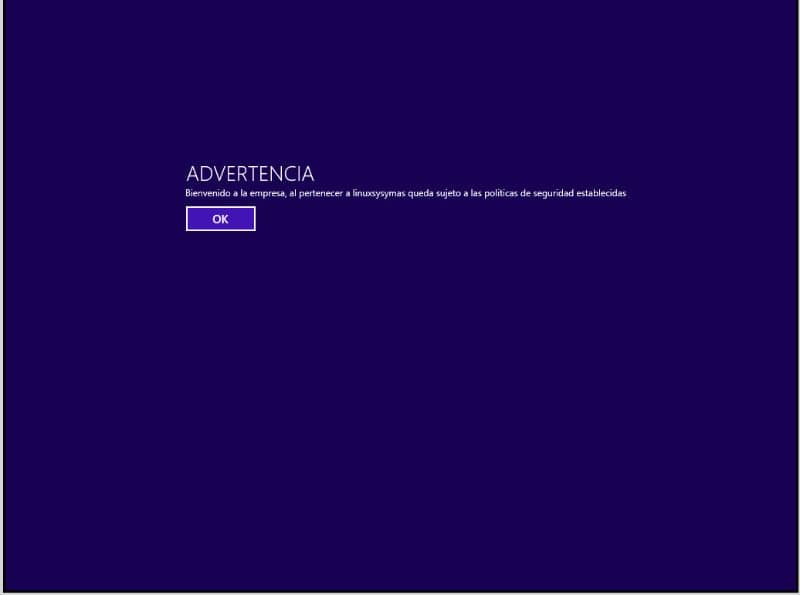 niestandardowa wiadomość na fioletowym tle ekranu systemu Windows 10