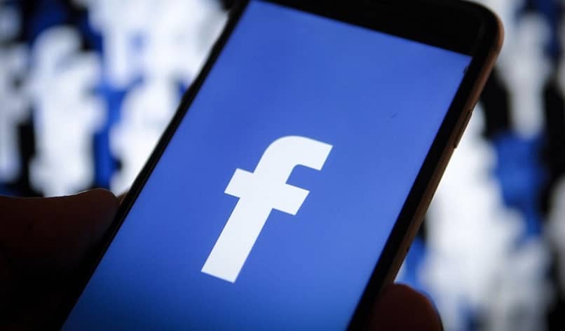 telefon komórkowy z facebookiem