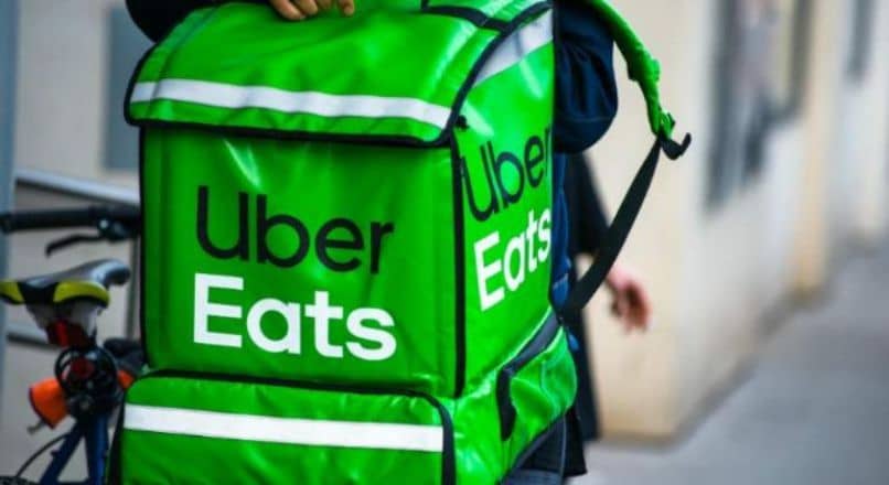 Uber Eats z dostawą zielonej torby