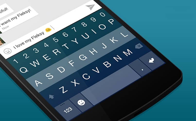 klawiatura telefonu komórkowego z systemem Android