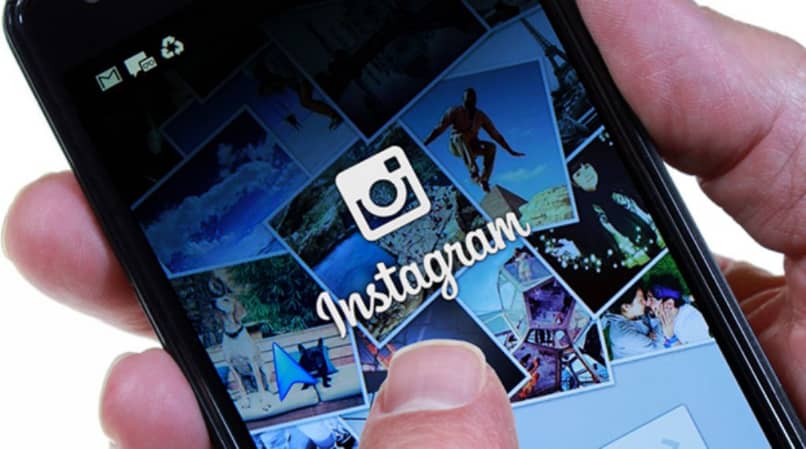 Telefon komórkowy z logo Instagram na ekranie
