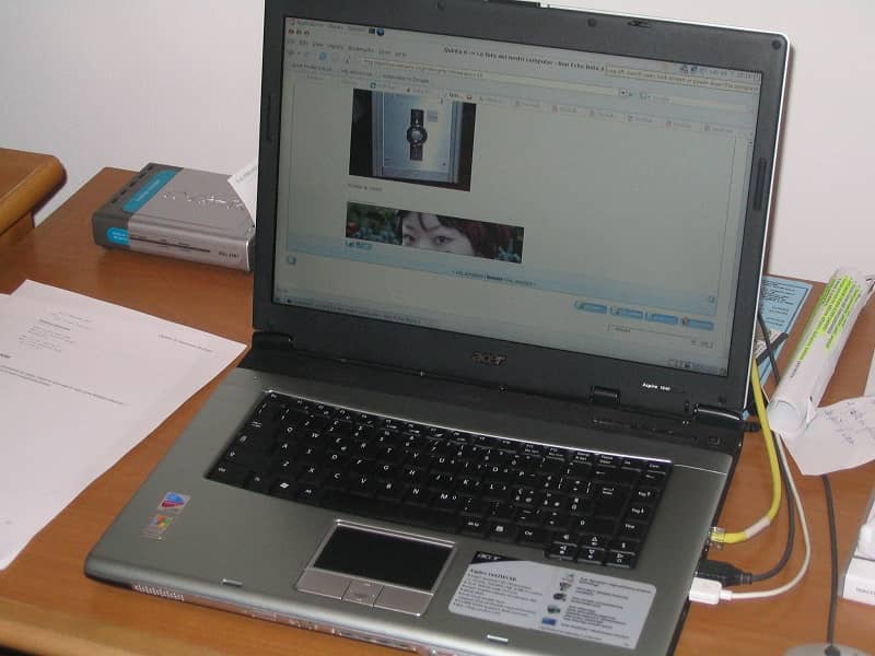 Laptop z systemem operacyjnym Windows