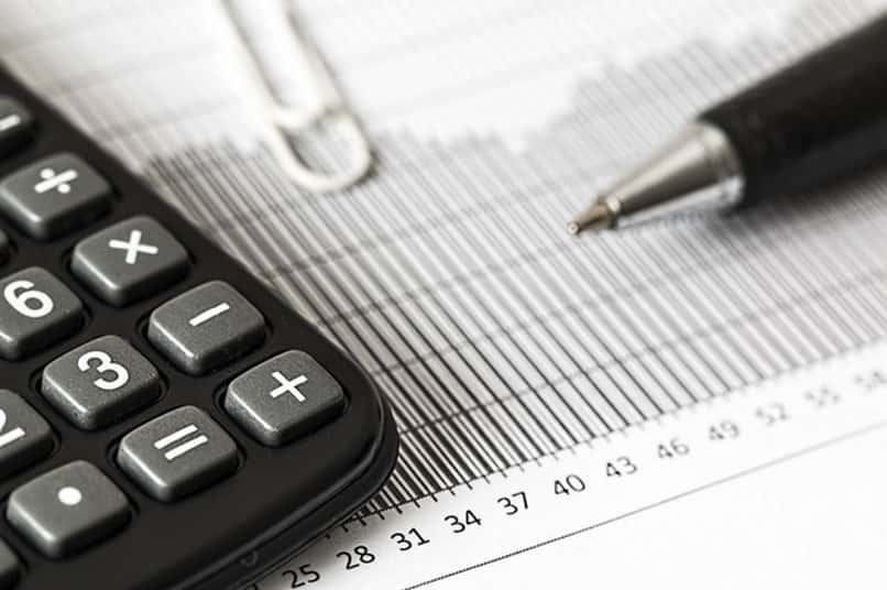 kalkulator arkusza kalkulacyjnego do korzystania z funkcji finansowej programu Excel