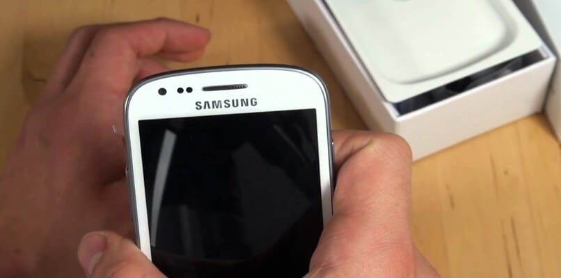 Jak ustawić telefon Samsung Galaxy w trybie pobierania lub