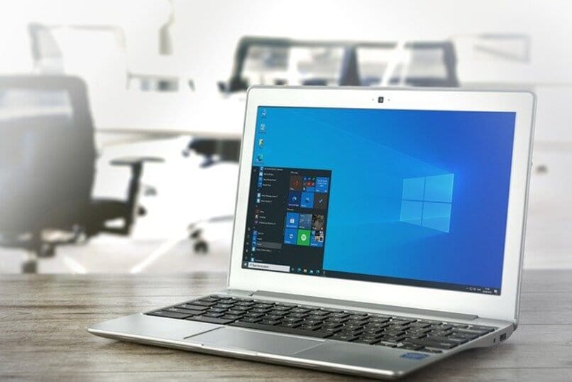 laptop za pomocą systemu Windows