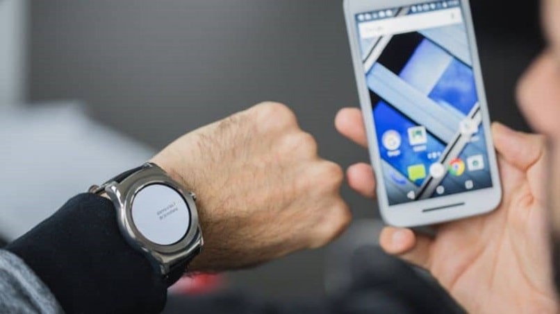 smartwatch i telefon