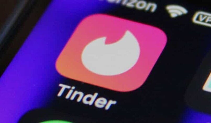 wyjdź z aplikacji Tinder