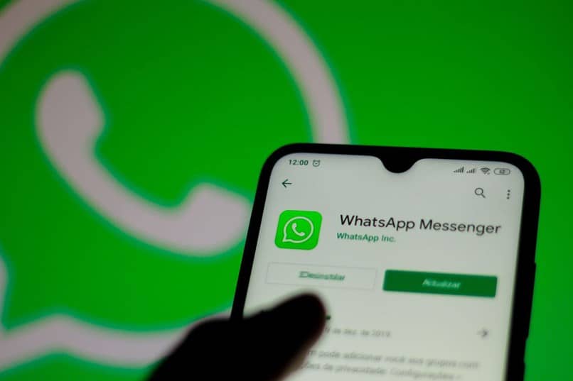 usuń dane z aplikacji WhatsApp z telefonu komórkowego