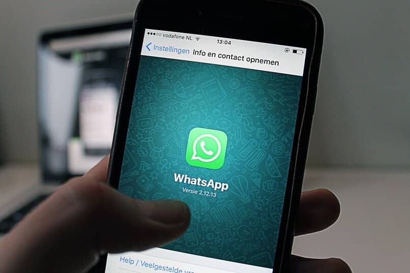 jak odpowiadać na wiadomości WhatsApp z ekranu blokady, aby nie pojawiały się online