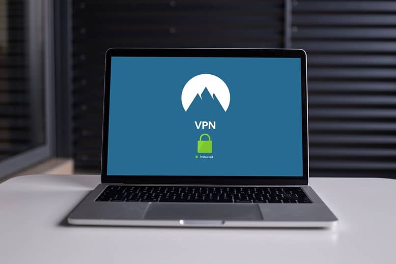 jaki jest najlepszy sposób na aktywację VPN na tablecie lub komputerze?