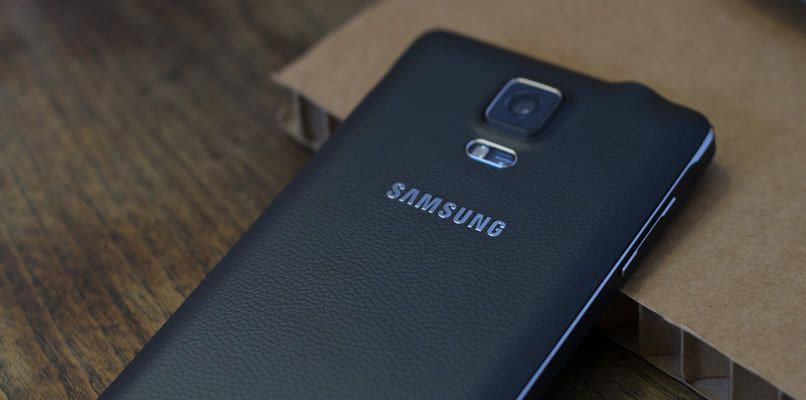 Samsung telefon z systemem Android