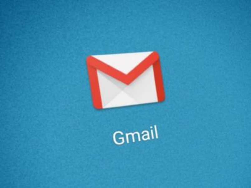 logo gmail z niebieskim tłem