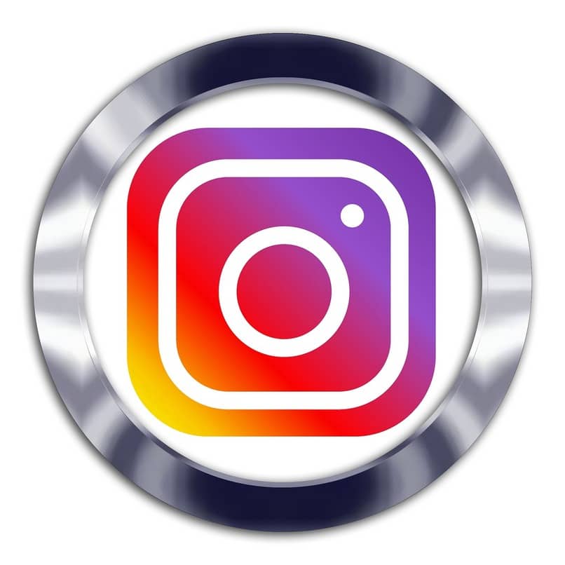 ikona instagramu w srebrnym kółku