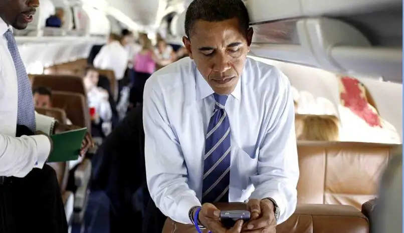prezydent korzysta z mobilnego blackberry